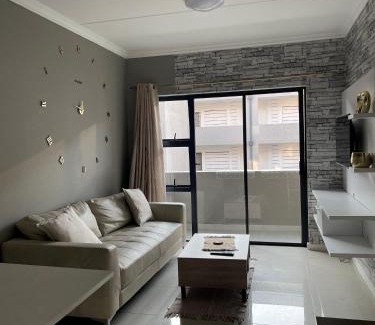Greater Johannesburg Metropolitan Area Apartment | 1 Bedroom Sleek, Spotless, Work-from-home Sanctuary