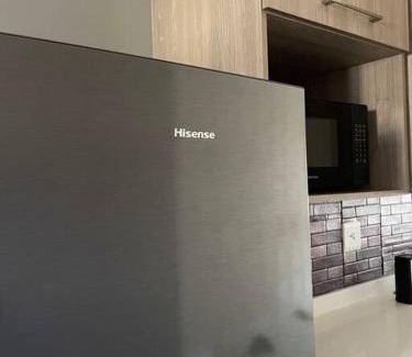 Greater Johannesburg Metropolitan Area Apartment | 1 Bedroom Sleek, Spotless, Work-from-home Sanctuary