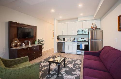 Bankers Hill Apartment | 1-Bedroom with Cali King Size Bed in San Diego