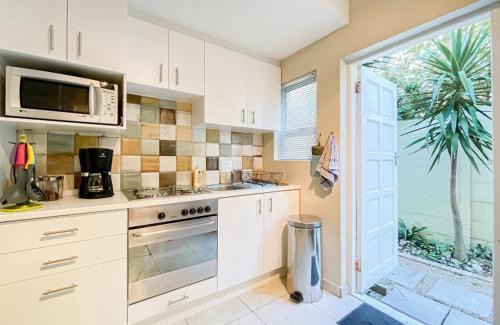 West Beach Apartment | 1 Bedroomed Serendipity Cottage West Beach, Cape Town