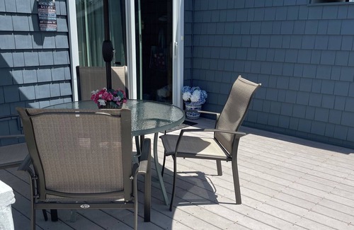 Mantoloking House | 1 block from the beach with 4 beach badges