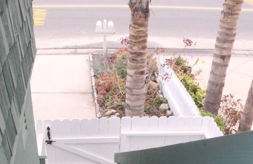 Hollywood Beach Cottage | 1 Block From The Pacific Ocean And 1 Block From The Channel Islands Harbor