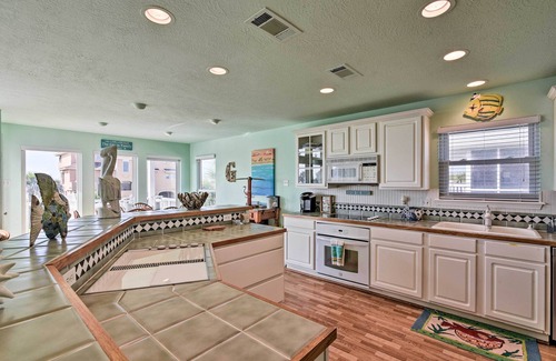 Indian Beach House | 1 Block to Beach: Family Getaway in Galveston!