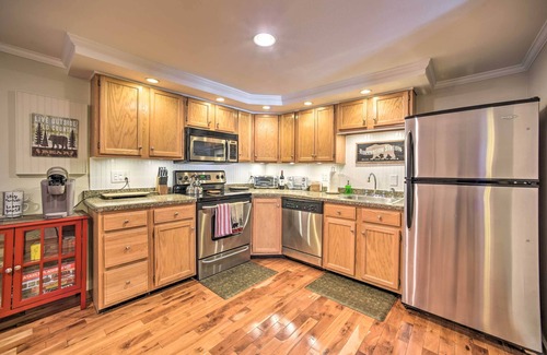 Hillcrest Apartment | 1 Block to Downtown: Cozy Condo by Mirror Lake