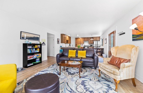 Orchard District House | 1 block to river! Central location - walk to downtown, river, shopsn