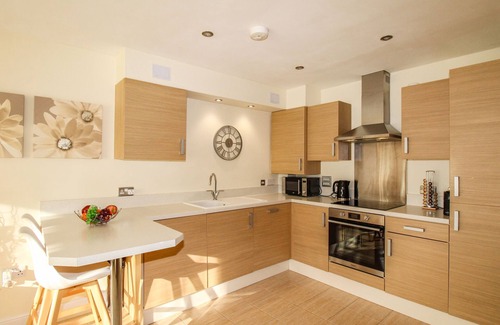 Southbourne Cottage | 1 BLUE WATERS, country holiday cottage, with a garden in Southbourne