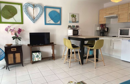 Balaruc-les-Bains Apartment | 1 BR apartment with terrace, parking, WIFI