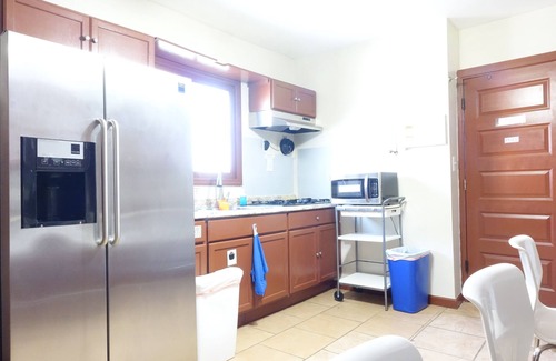 Hillside House | ⭐️ 1 Bus Stop to NYC✈️EWR Airport 4BR House+Hot Tub+Free Parking