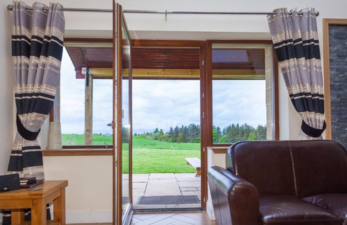 Linlithgow Apartment | 1 Eden at Williamscraig Holiday Cottages