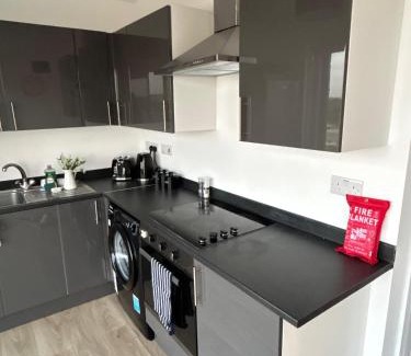 Stansted Apartment | 1 Great for Contractors 2BR Flat Near Harlow Station