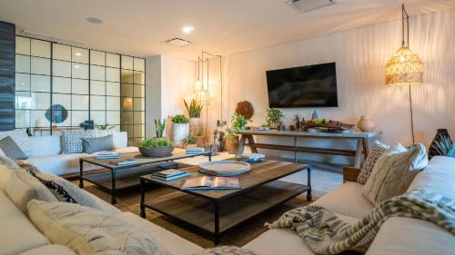 El Medano Ejidal Hotel | 1 Homes Preview Cabo