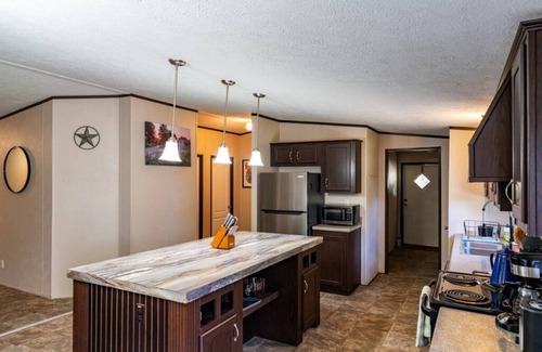 Elgin House | 1 House + 1 Yurt on 5 Acres