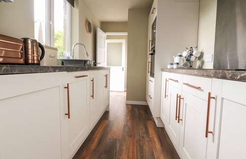 Ingleton House | 1 LYTHAM TERRACE, pet friendly, character holiday cottage in Ingleton
