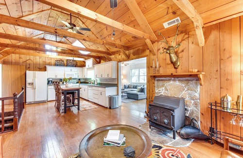 Lakemont Cabin | 1 Mi to Beach: Lake Rabun Home w/Carriage House
