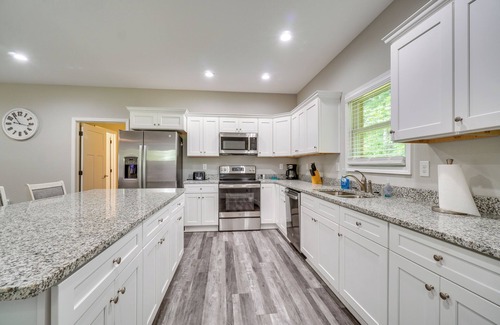 Crossville House | 1 Mi to Dtwn Crossville: Spacious Home w/Patio!