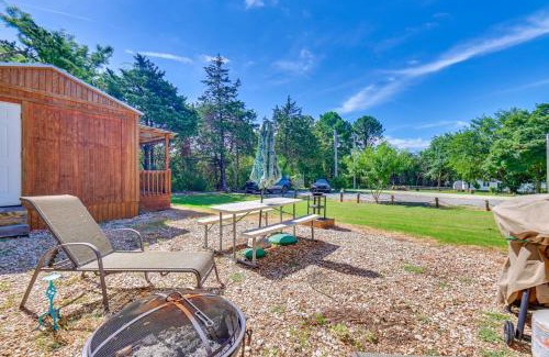 Kingston Apartment | 1 Mi to Lake Texoma Cozy Studio with Outdoor Space!