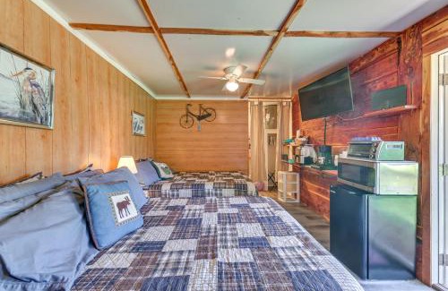 Kingston Apartment | 1 Mi to Lake Texoma Cozy Studio with Outdoor Space!