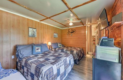 Kingston Apartment | 1 Mi to Lake Texoma Cozy Studio with Outdoor Space!