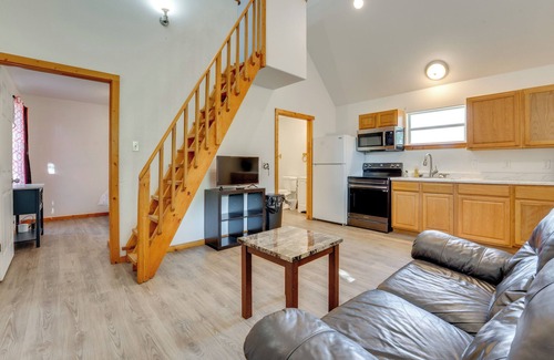 Stockdale House | < 1 Mi to Main St: Quiet Home w/Yard in Stockdale