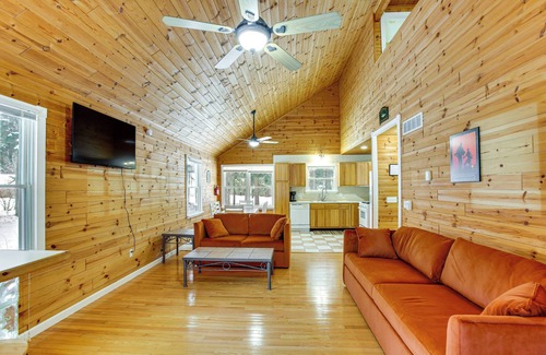 Cadillac House | < 1 Mi to Snowmobile Trails: Cozy Cadillac Retreat