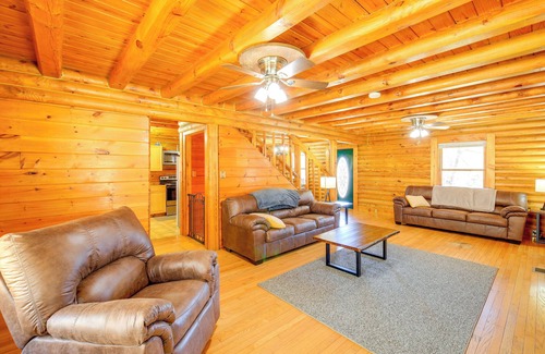 Pocahontas Cabin | < 1 Mi to Spearhead ATV Trails: Cabin w/Deck!