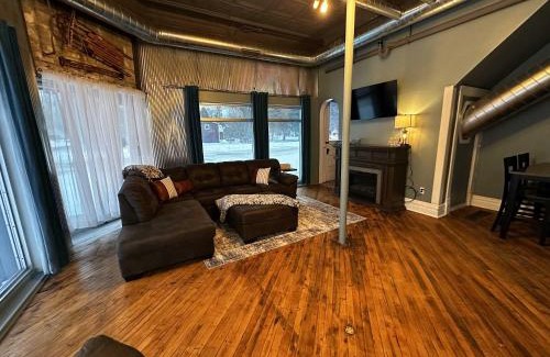 Boyne Falls House | 1 Mile From Boyne Mt- Chateau Patak