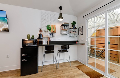 Golden Hill Apartment | 1 mile to Gaslamp—eScooters, Hot tub, Sauna