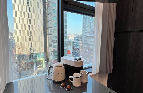 Jongno Apartment | 1-Minute walk to the metro&bus station, and biggest public market in Seoul!