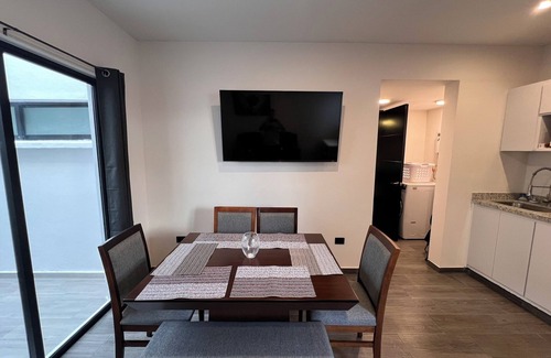 Downtown Mazatlan Apartment | 1 Minute Walking to the Beach in Mazatlán, 1 Bedroom, 3 double beds,washer/dryer