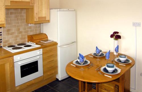 Angle House | 1 Mirehouse Place