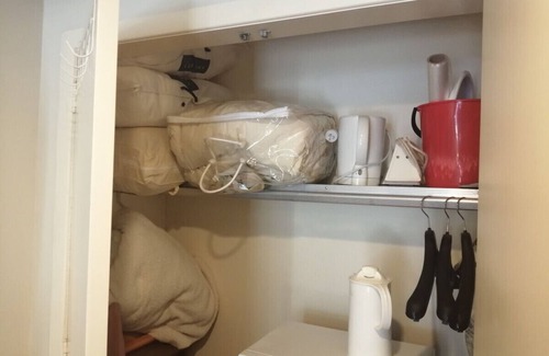 Epsom House | 1 Queen Bed and 1 Sofa Bed, Studio B, 25 Glenfell Place, Epsom, Auckland