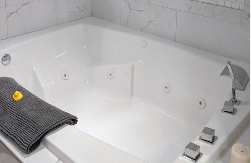 Harrison Hot Springs Hotel | 1-room suite | queen bed | accommodates 2 guests