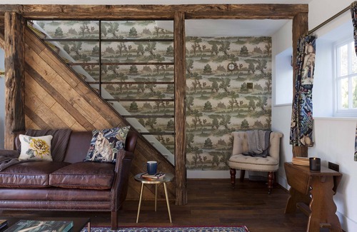 Warninglid Cottage | 1 Stonedelph Cottage - sleeps 4 guests in 2 bedrooms