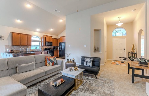 Tomball House | 1 story, foosball, COZY 3 bedroom in The Woodlands ! !