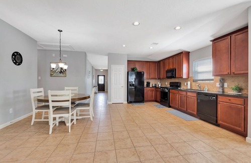 League City House | 1 - Story Home in League City Close to Kemah and Galveston