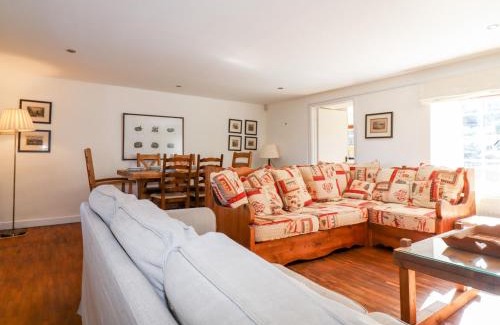 Moreton-in-Marsh House | 1 The Lane