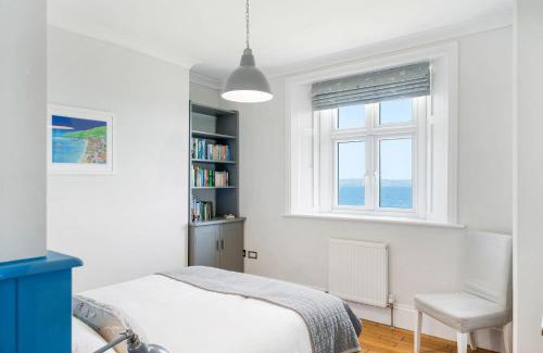 Torpoint Apartment | 1 The Old Signal House, Penlee Point
