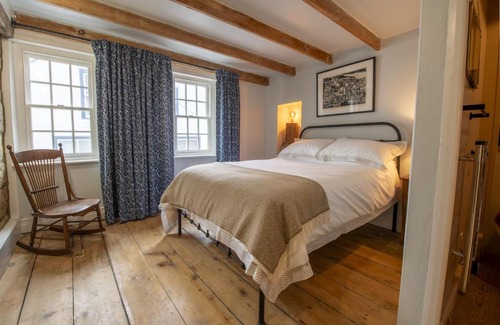 Staithes House | 1 Webster Steps