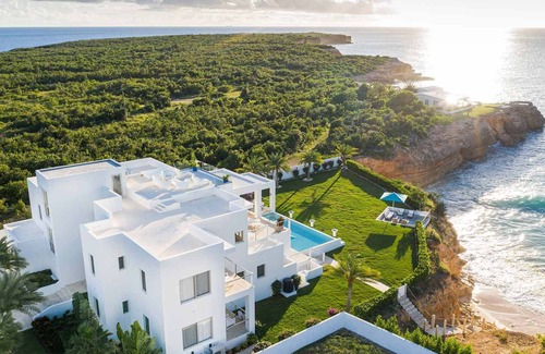 West End Village Villa | 10,000 square feet of exquisite modern living with direct beach access