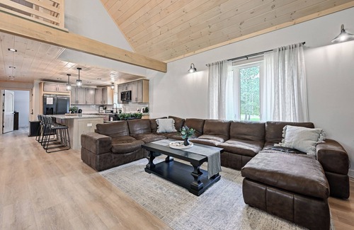 Friendship House | 10-Acre Property w/Fire Pit & Grill in Arkdale!