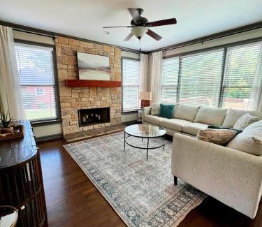 Cartersville House | 10 Bridlewood Court Cartersville