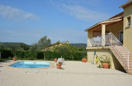 Saint-Laurent-de-Carnols Villa | 100 m² Villa ∙ 3 bedrooms ∙ 6 guests