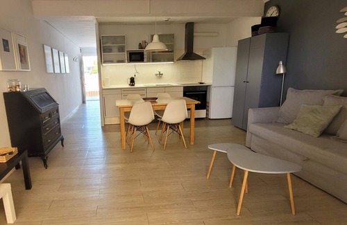 El Roc de Sant Gaieta Apartment | 10 meters from the beach terrace overlooking the sea
