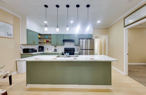 Birmingham House | < 10 Mi to UAB: Birmingham Group Getaway