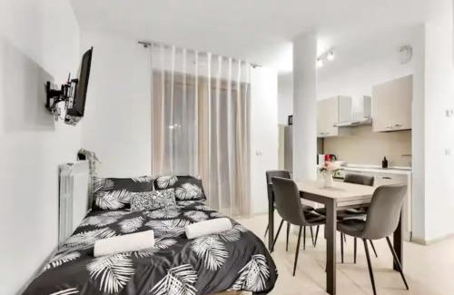 Lambrate Apartment | 10 min from Milan Linate-Private garage