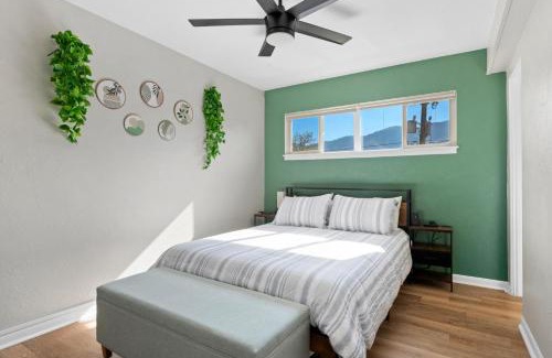 Golden Apartment | 10 min Red Rocks & FAMILY FRIENDLY & 7min to I70 & STR-25-0008