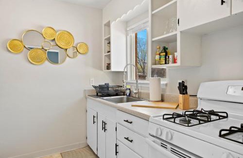 Golden Apartment | 10 min Red Rocks & FAMILY FRIENDLY & 7min to I70 & STR-25-0008