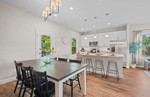 Asheville House | 10 Min To Downtown Asheville! Pet Friendly!