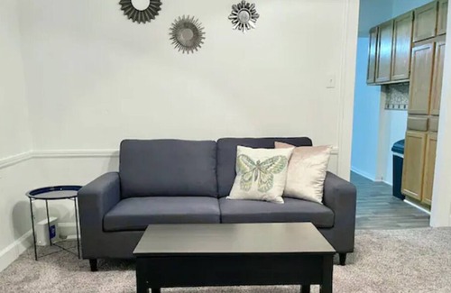 Indianapolis House | 10 Min to Lucas Oil, Sleeps 9! Huge 3 Bd 2ba Home