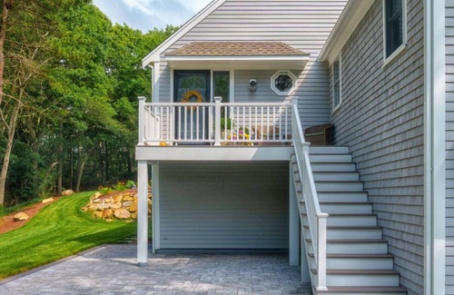 Silver Beach House | 10 min to Old Silver Beach; 20 min to Woods Hole